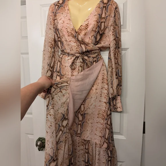 True Wrap Maxi Dress by Bar III Python Snake Skin Print Sz XL - Picture 4 of 7